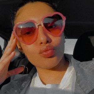 Meet your Posher, Paris